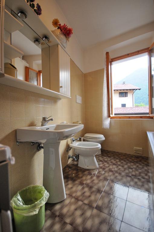 Casa Anna Villa Pieve Di Ledro Ruang foto