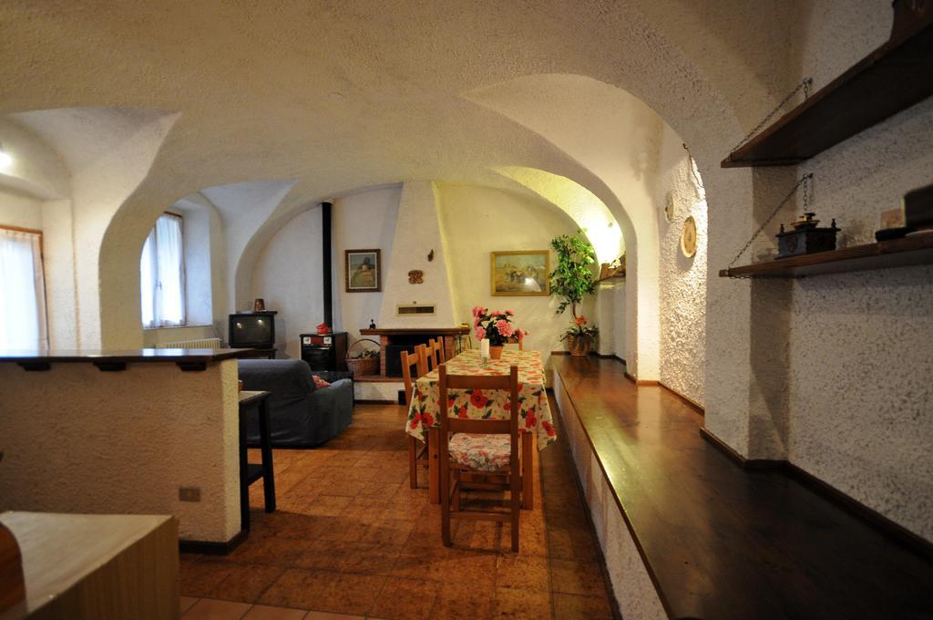 Casa Anna Villa Pieve Di Ledro Ruang foto